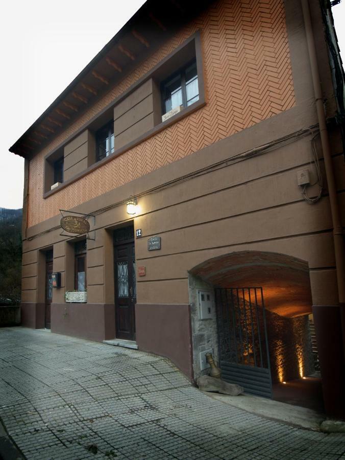 El Sumiciu Guest House Mieres  Exterior foto